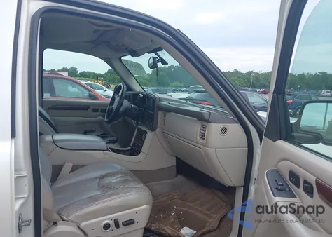 2005 Cadillac Escalade Luxury z USA, uszkodzony, nr VIN 1GYEK63N45R140494